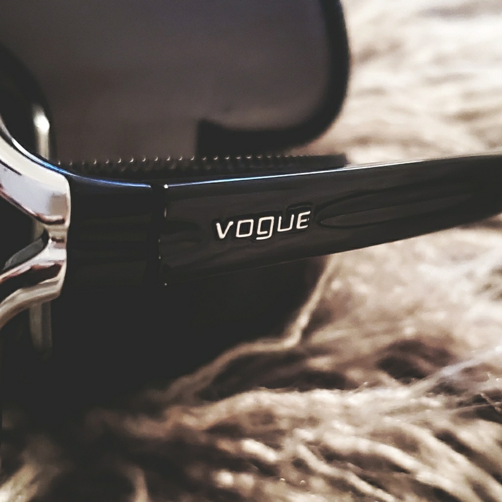 Sunglasses - Picture 3 of 4